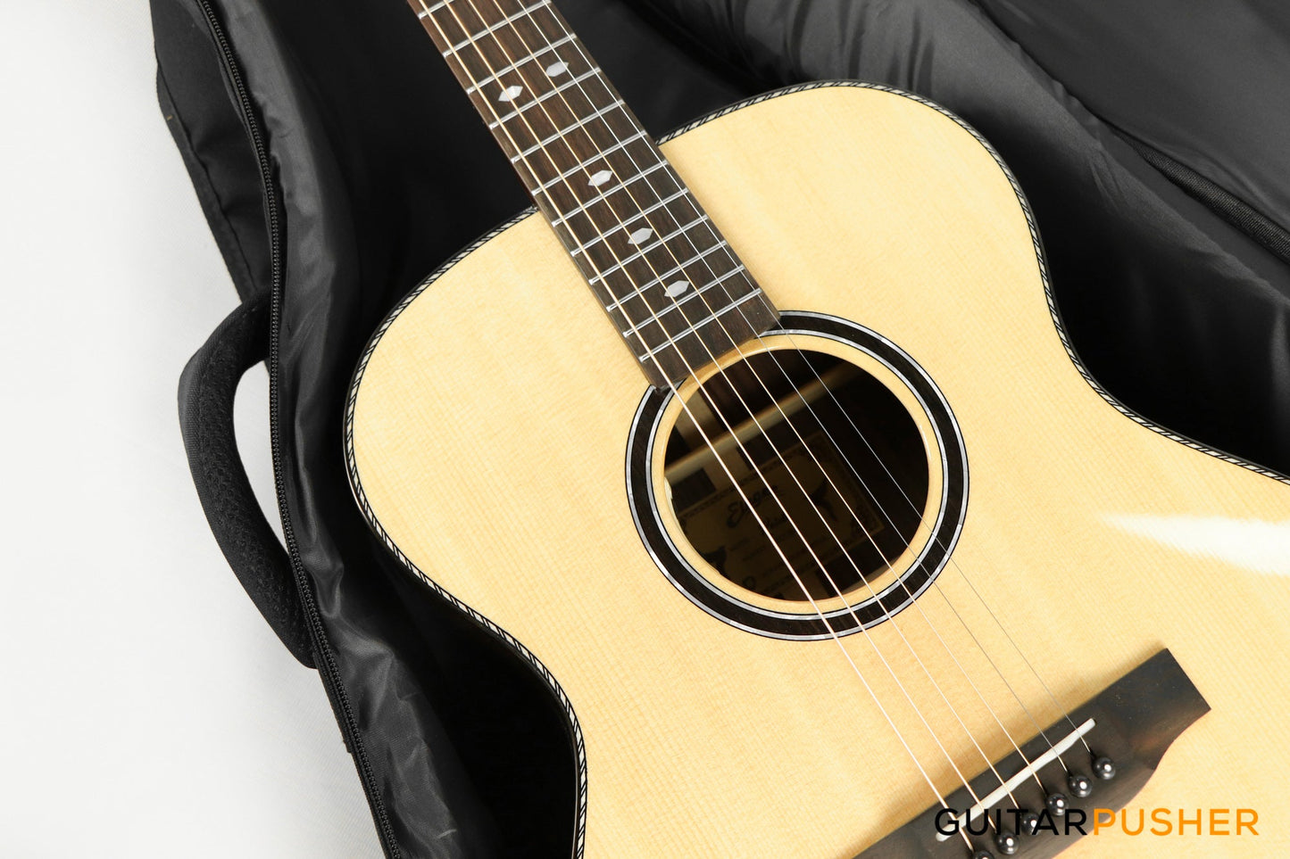 Elegee Katala Solid Sitka Spruce Top OM Acoustic-Electric Guitar with Dual Pickup System