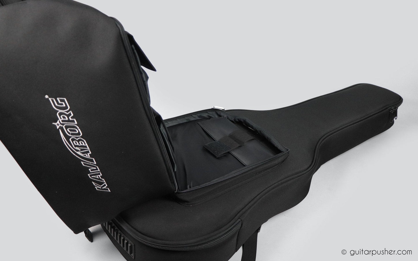 Kavaborg LUX Waterproof Heavy Padded Bass Guitar Gig Bag (FB-90B) - GuitarPusher