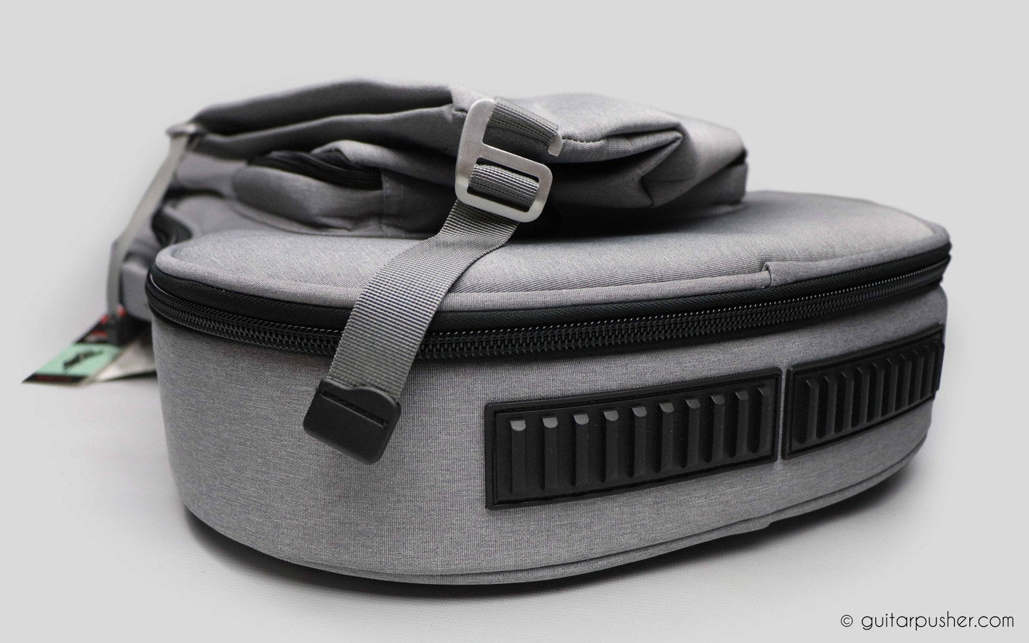 Kavaborg LUX Waterproof Heavy Padded Bass Guitar Gig Bag (FB-90B) - GuitarPusher