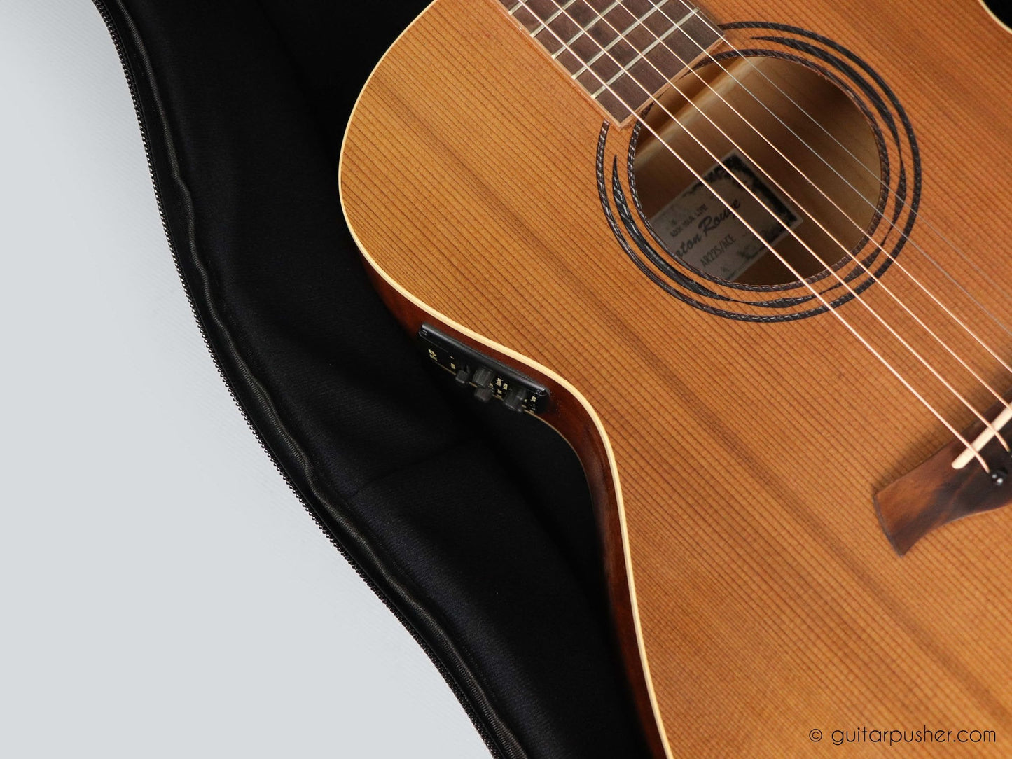 Kavaborg Acoustic Guitar Gig Bag (HG600F) - GuitarPusher