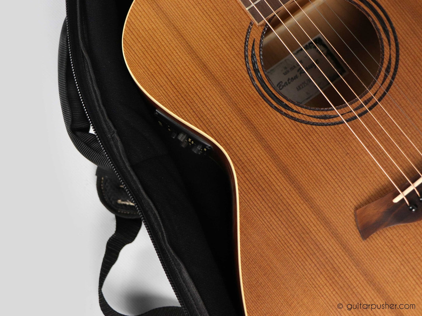 Kavaborg Acoustic Guitar Gig Bag (HG600F) - GuitarPusher