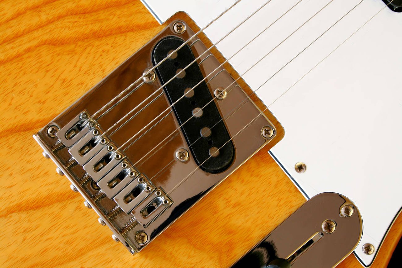 Kluson USA Contemporary Tele Bridge Steel Saddles - GuitarPusher