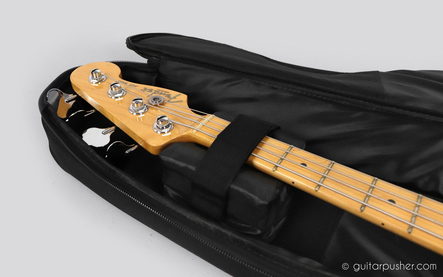 G-Craft LUX Lite B Padded Gig Bag for Bass Guitar - GuitarPusher