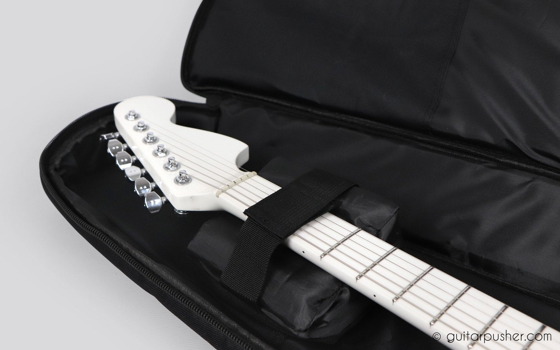 G-Craft LUX Lite E Padded Gig Bag for Electric Guitar - GuitarPusher