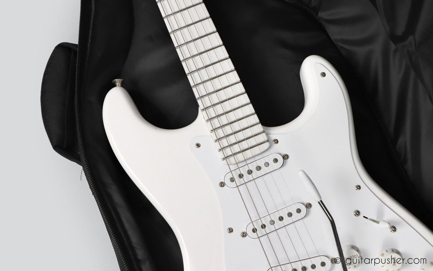 G-Craft LUX Lite E Padded Gig Bag for Electric Guitar - GuitarPusher