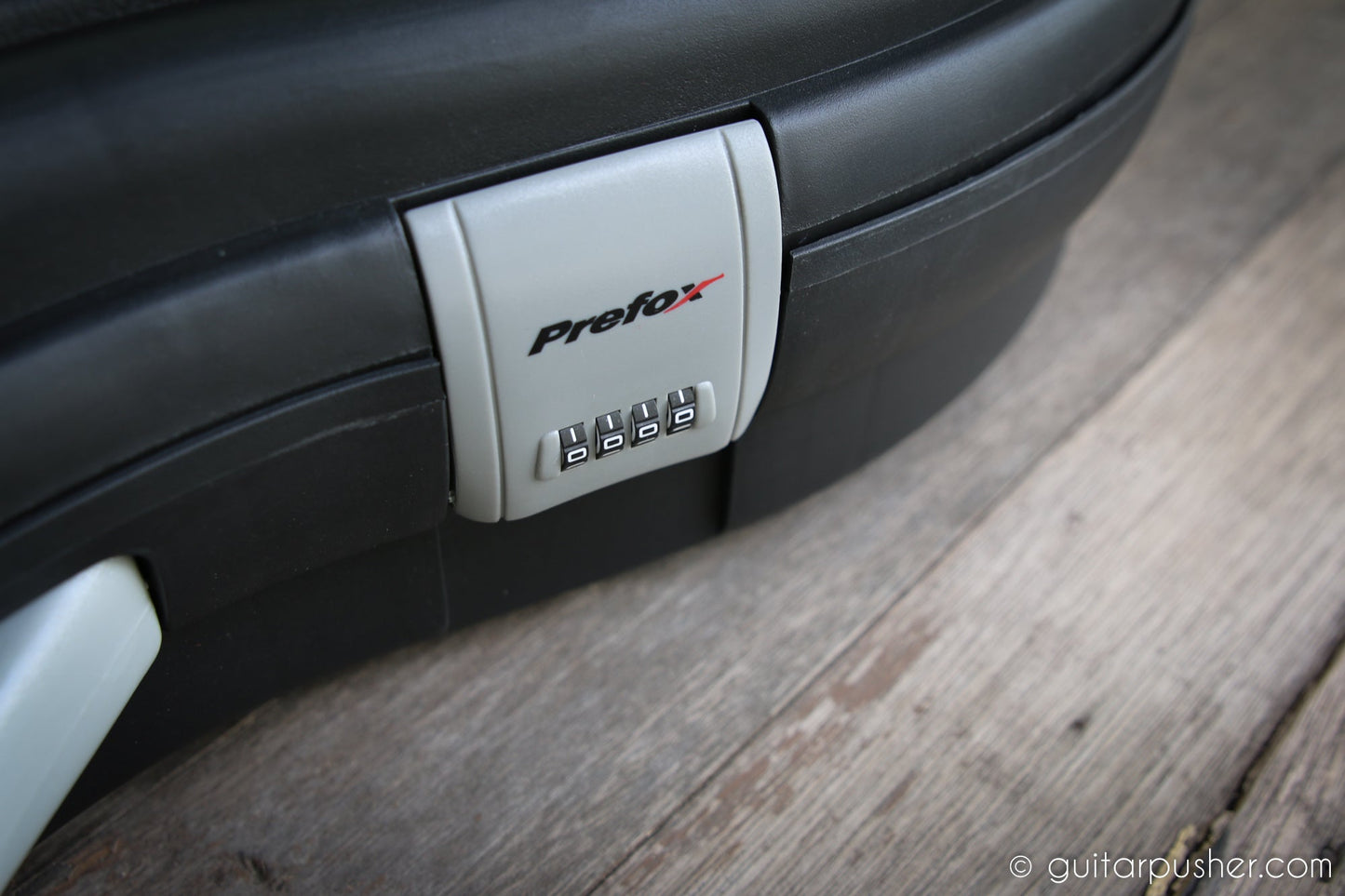 Prefox CA101 Water-resistant case for Dreadnought Acoustic