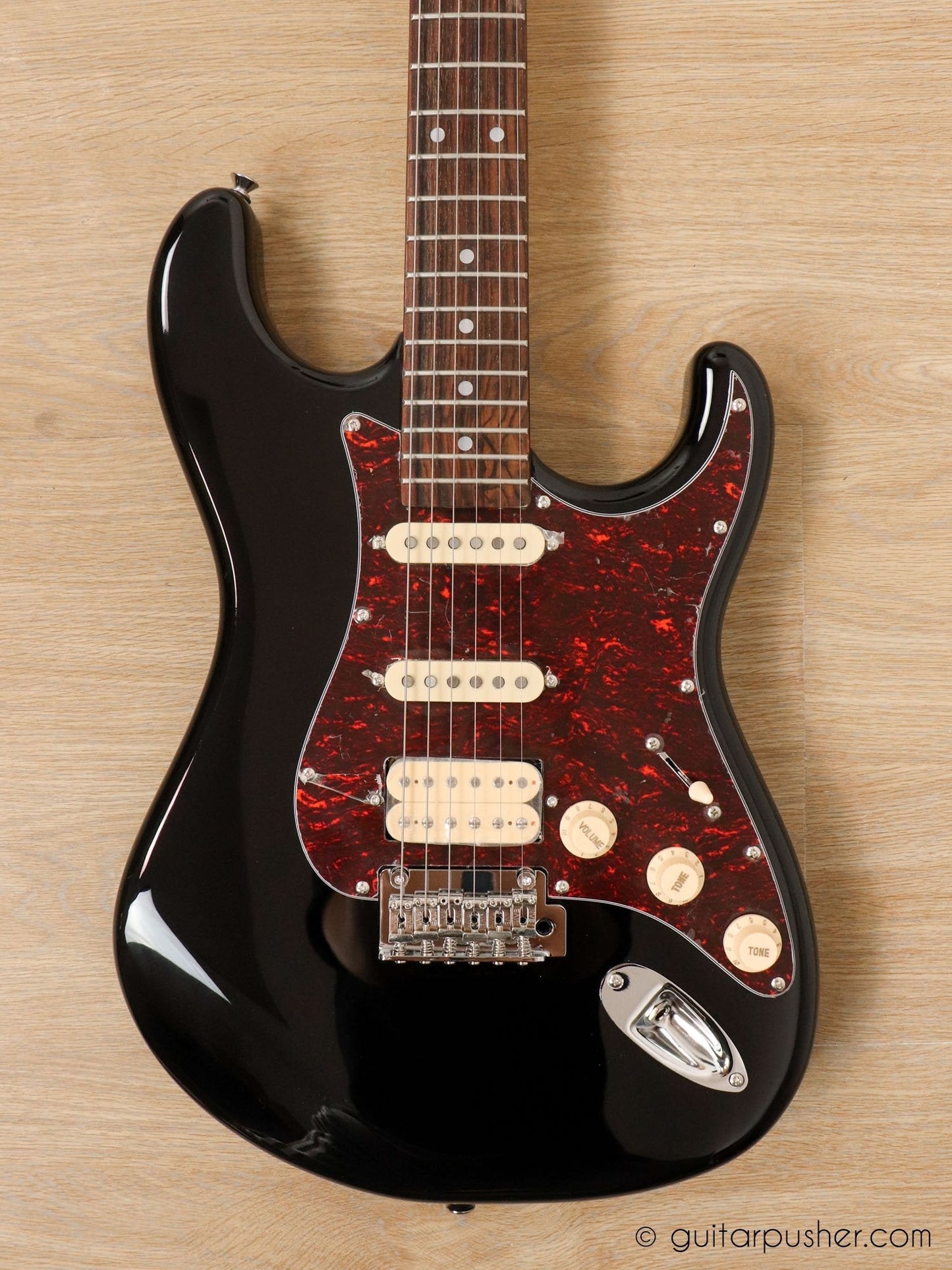 Tagima T-635 PRO HSS Stratocaster Classic Series - GuitarPusher