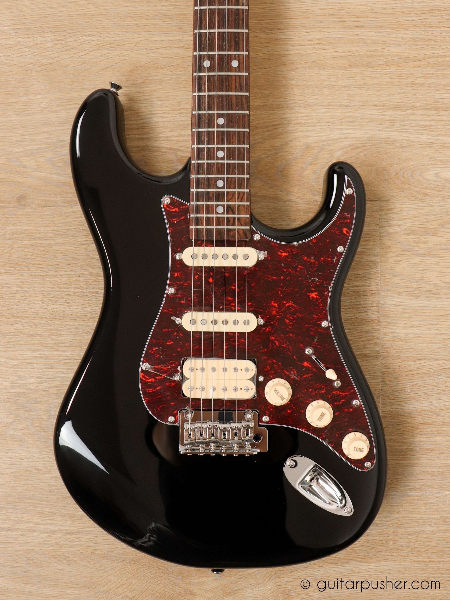 Tagima T-635 PRO HSS Stratocaster Classic Series - GuitarPusher