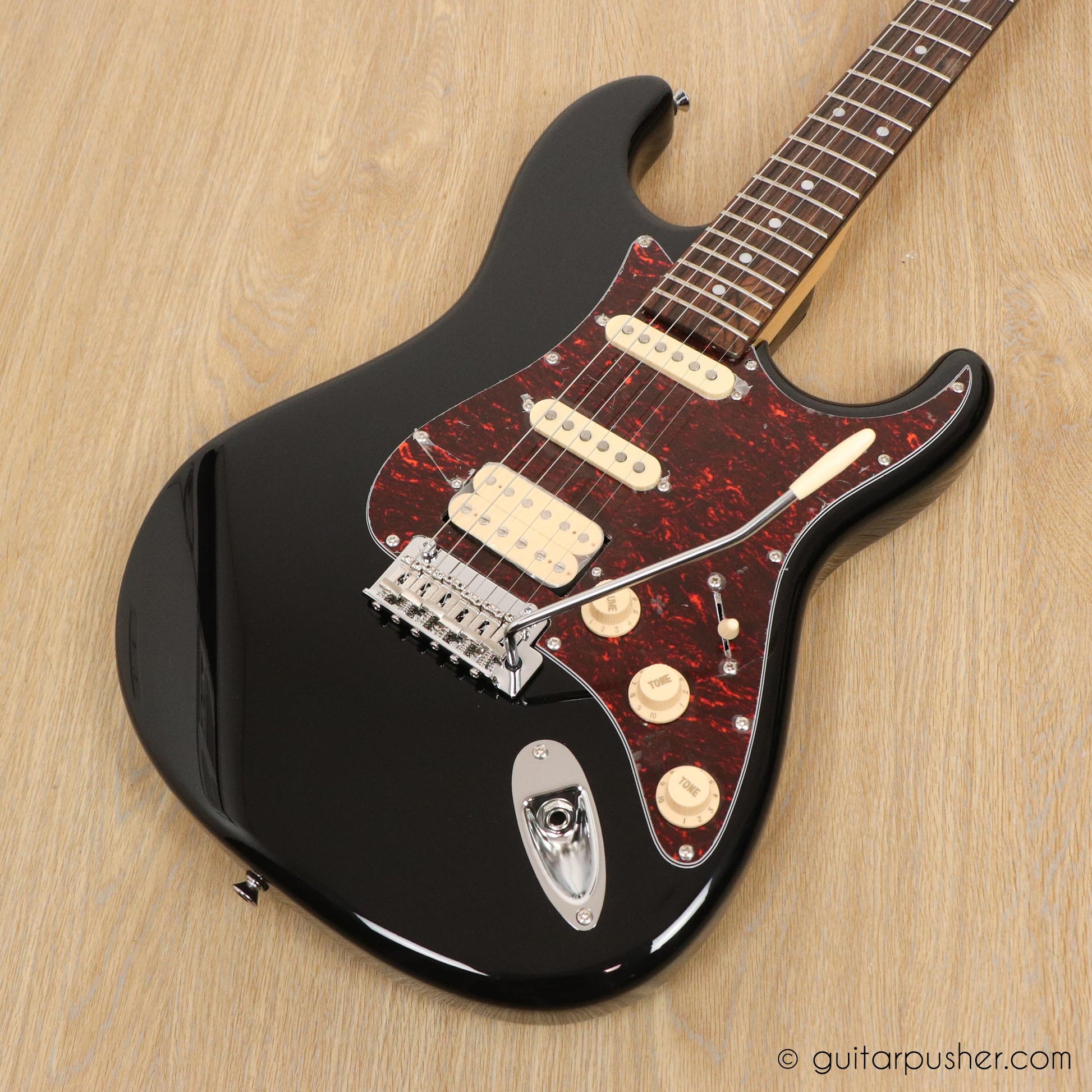 Tagima T-635 PRO HSS Stratocaster Classic Series - GuitarPusher