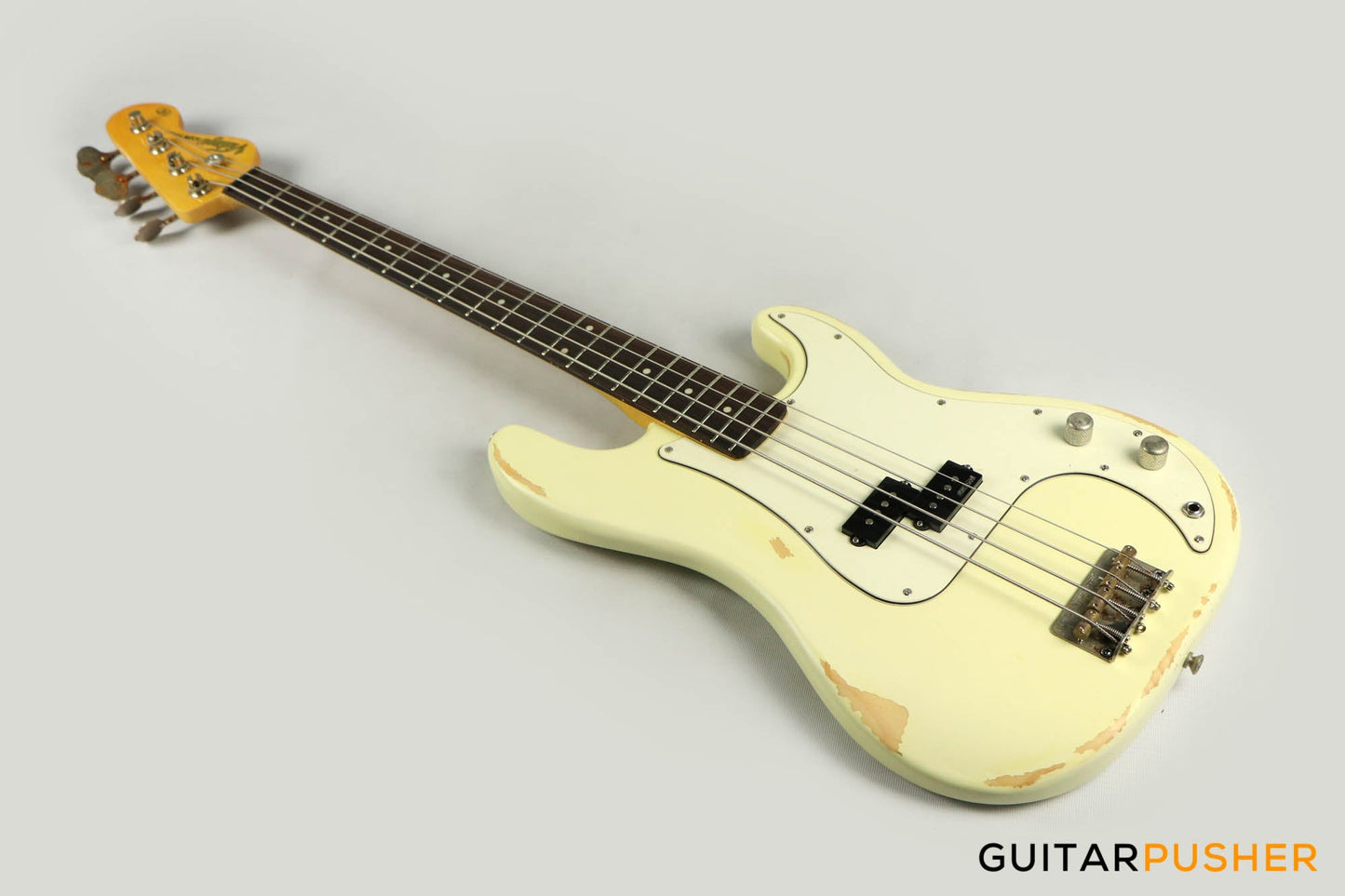 Vintage Icon V4 PB Bass - Distressed Vintage White