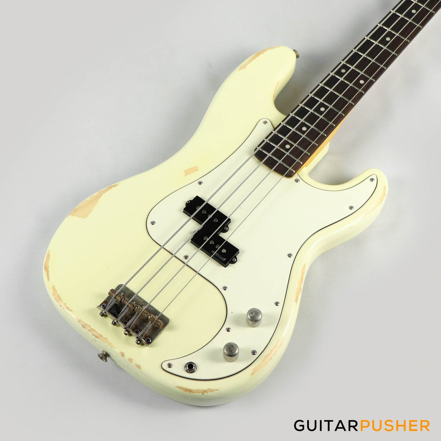 Vintage Icon V4 PB Bass - Distressed Vintage White