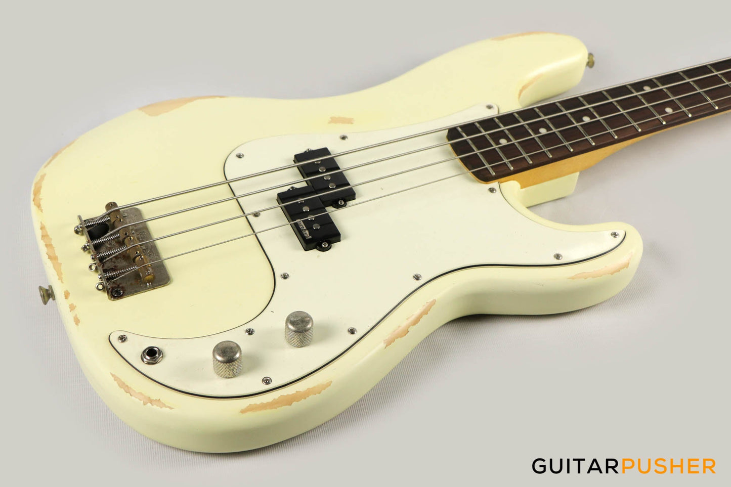 Vintage Icon V4 PB Bass - Distressed Vintage White