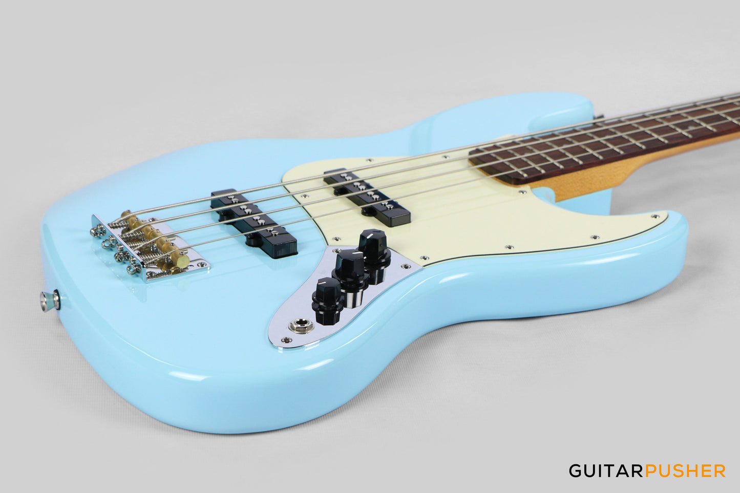 Tagima TW-73 '73 4-String Jazz Lake Placid Blue (Rosewood/Alpine White)