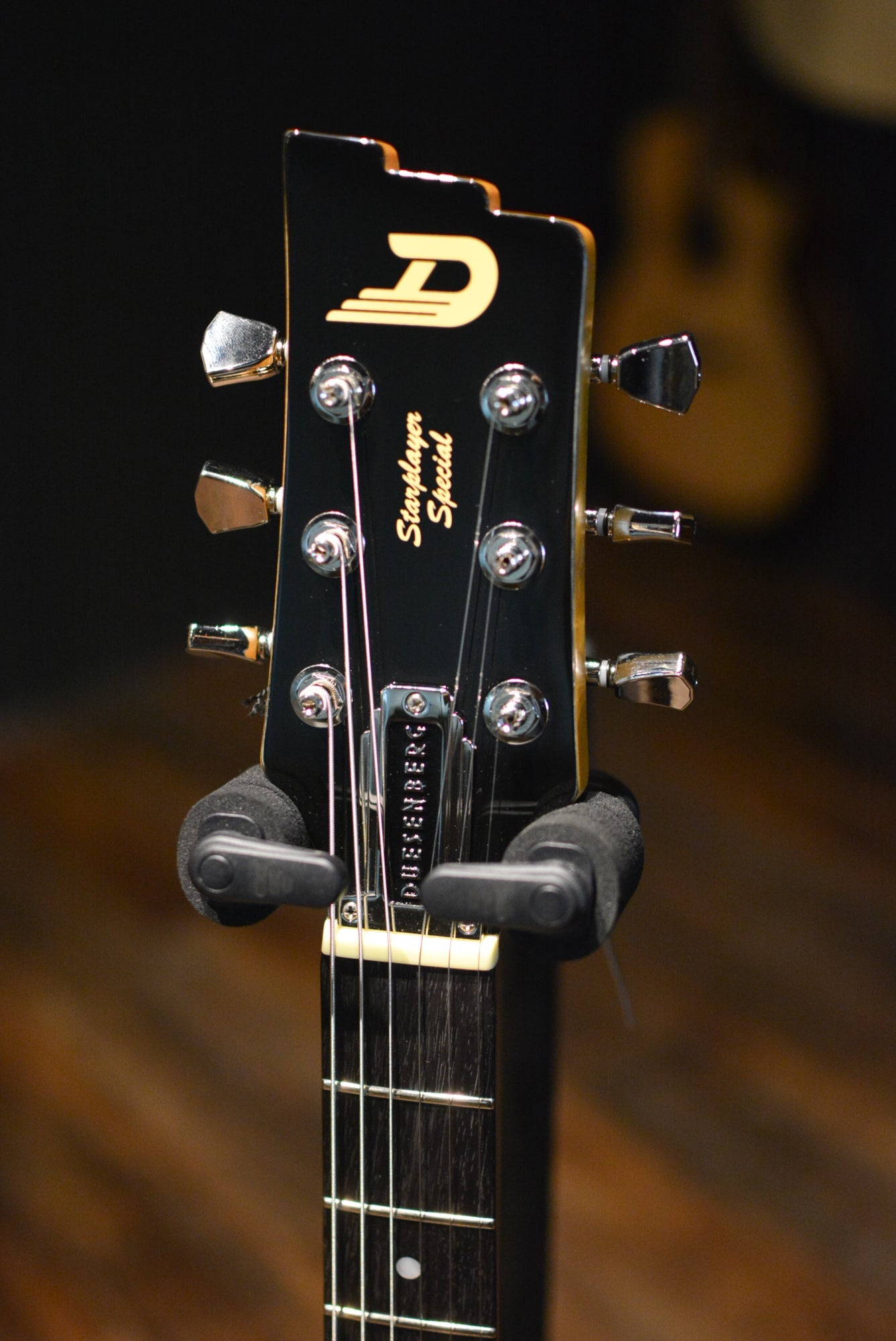 Duesenberg Guitars Starplayer III Electric Guitar (Catalina Red) w/ Hard Case