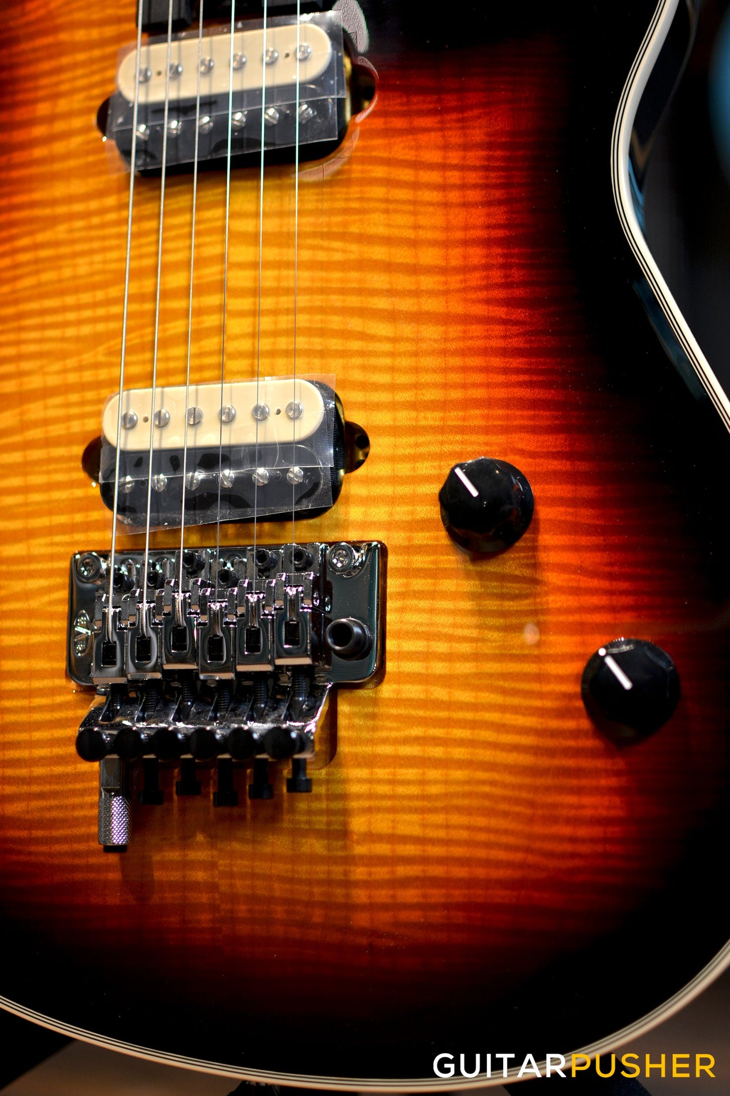 EVH Wolfgang USA, 5A Flamed Maple Top, Ebony Fretboard - 3-Color Sunburst