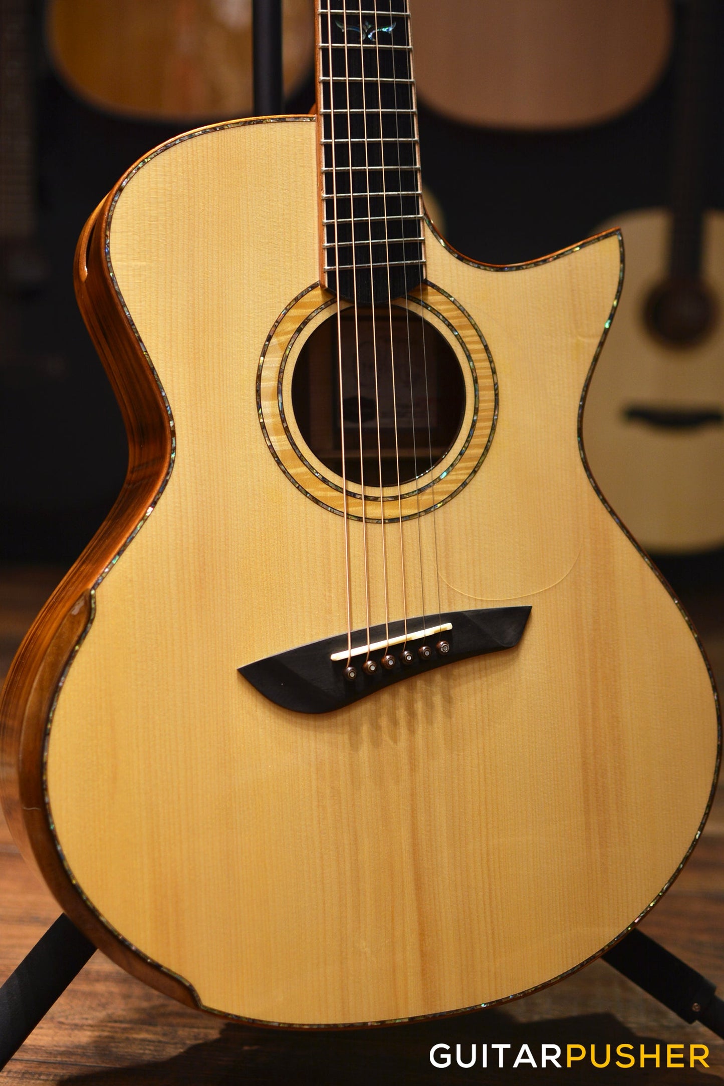 Maestro Custom Series Singa-K CSB A FF All-Solid Wood Adirondack Spruce/Pacific Koa Fanned Fret Acoustic Guitar