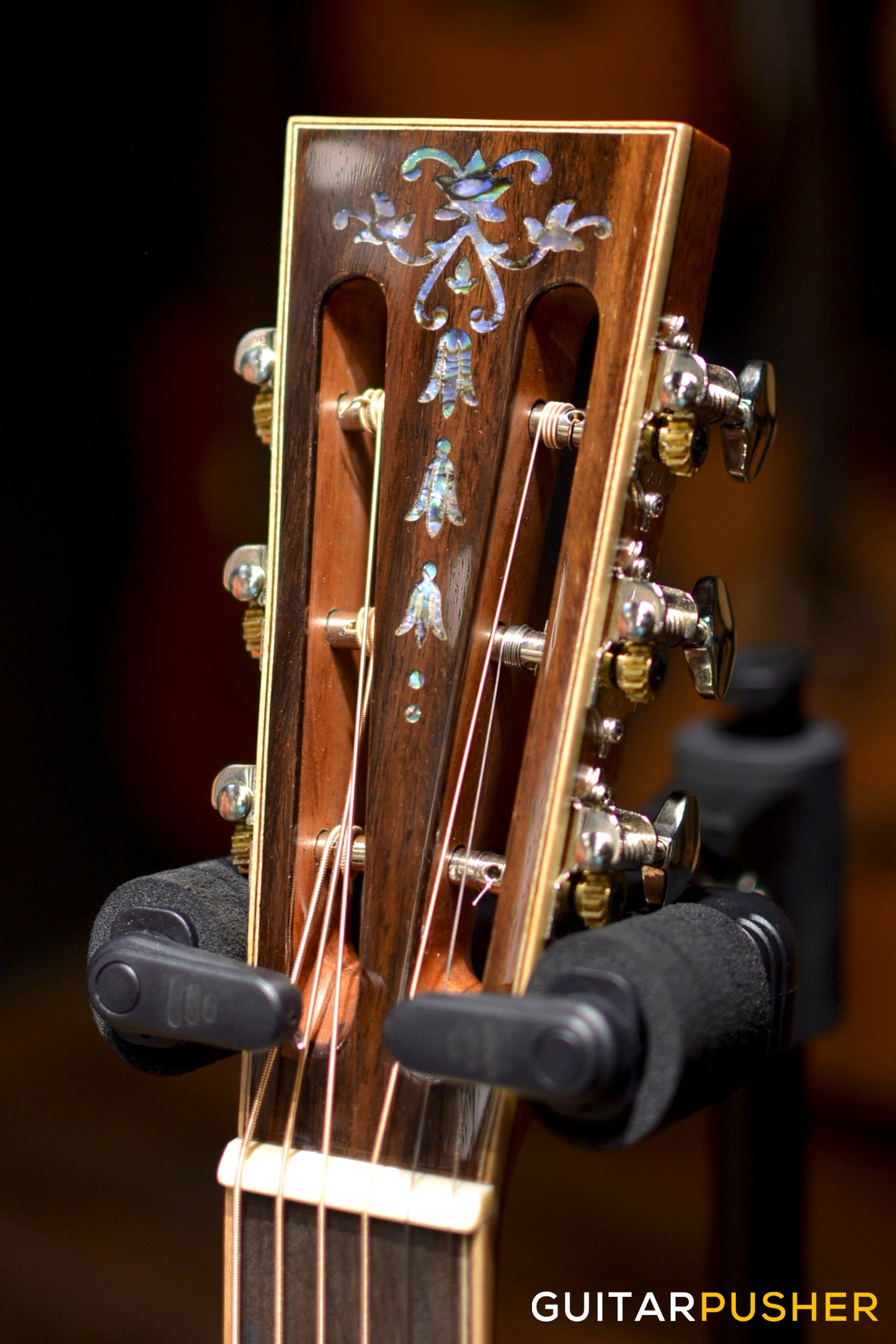 Maestro Traditional Series D-IR AH Adirondack Spruce