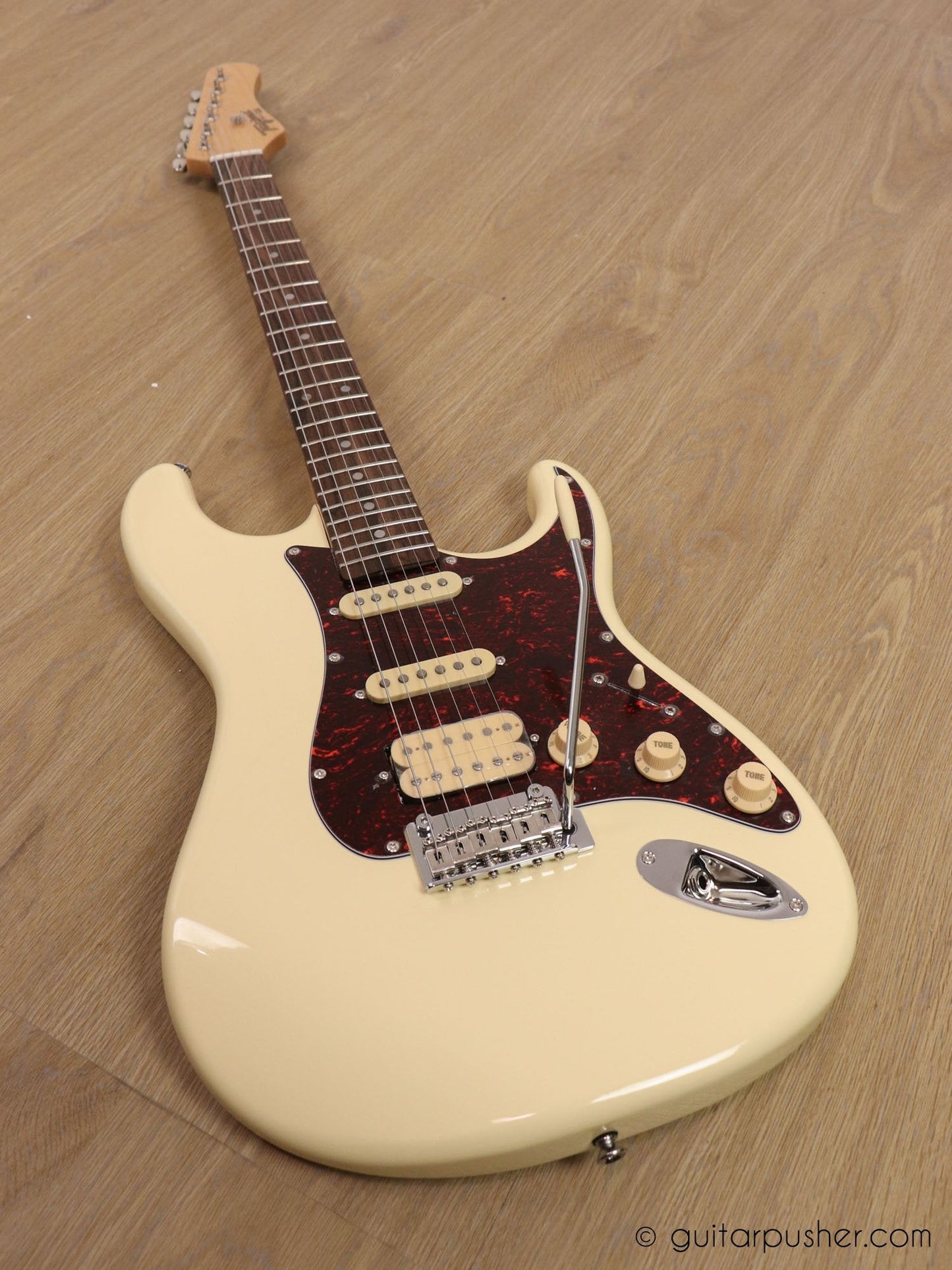 Tagima T-635 PRO HSS Stratocaster Classic Series - GuitarPusher