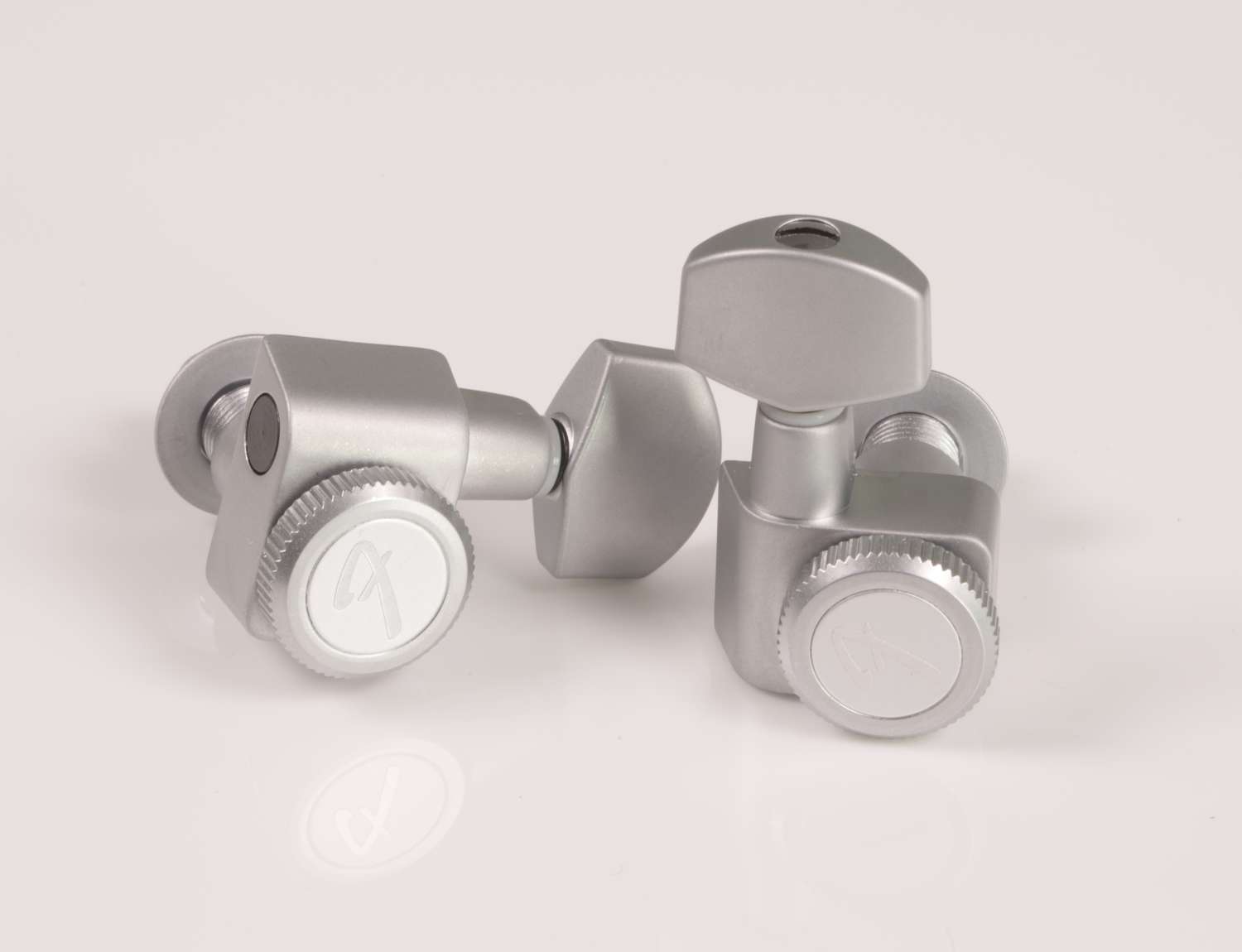 Fender American Locking Tuners / Machine Head Brushed Steel (099-0818-000) - GuitarPusher