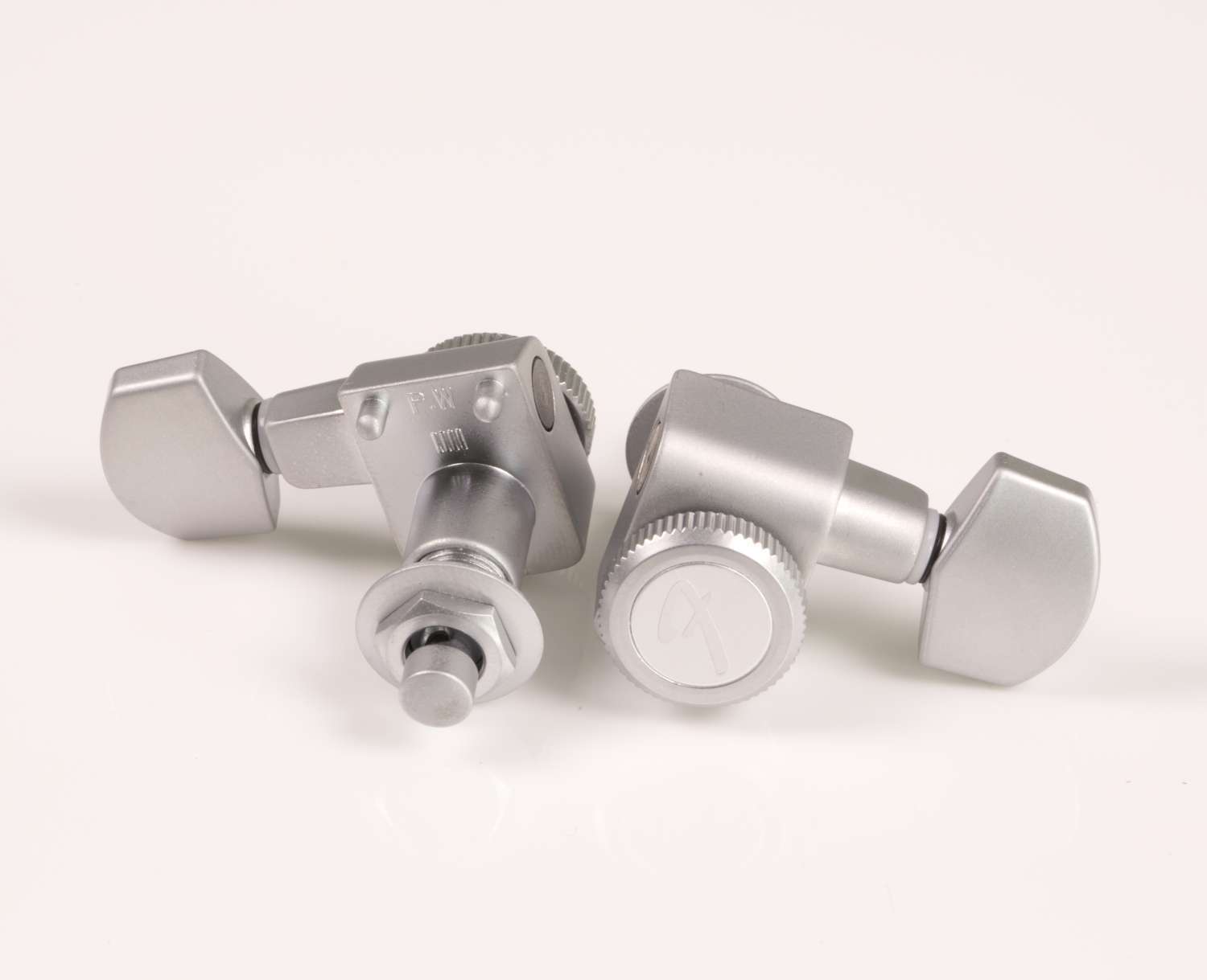 Fender American Locking Tuners / Machine Head Brushed Steel (099-0818-000) - GuitarPusher